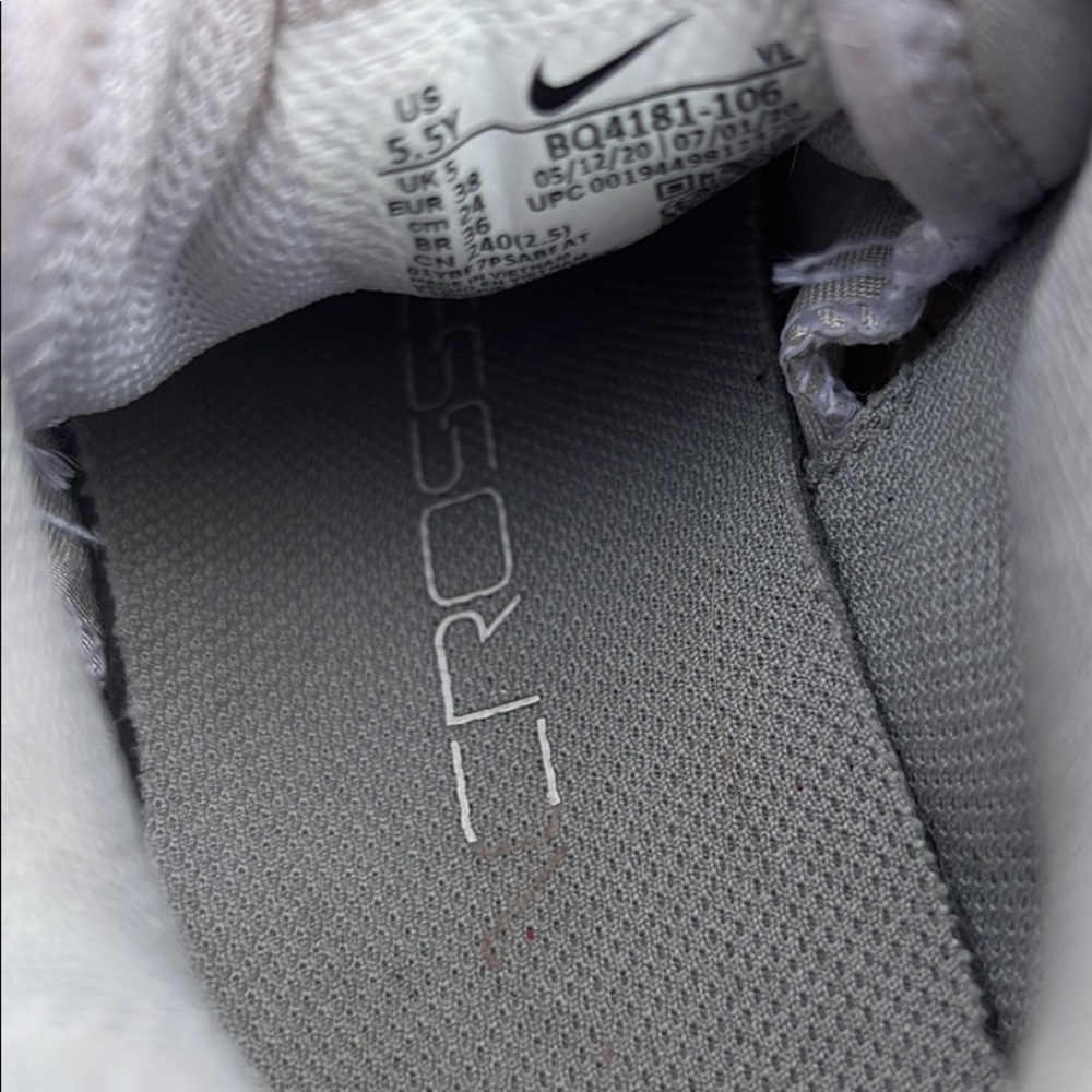 Baseball Cleats - Picture 2 of 4